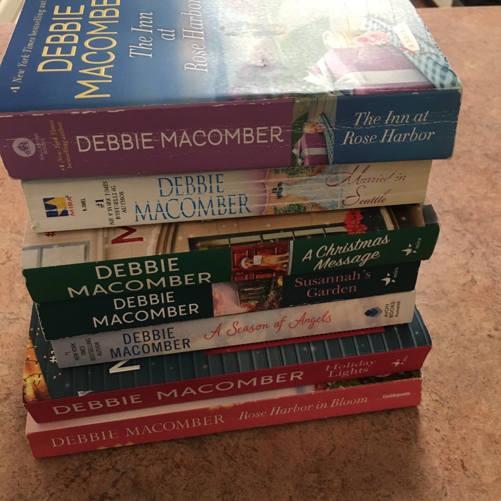 Debbie Macomber Book Collection - Picture 10 of 10